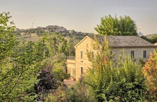 Ostra House | Grande villa storica per vacanze con giardino privato e piscina