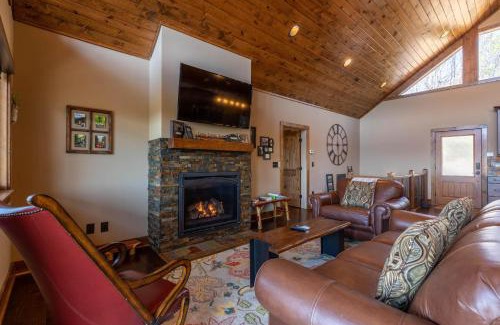 Lenoir House | Grandfather Vistas