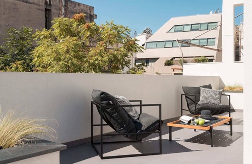 Makrigianni Apartment | Grandiose 1BR Luxury Suite with Balcony