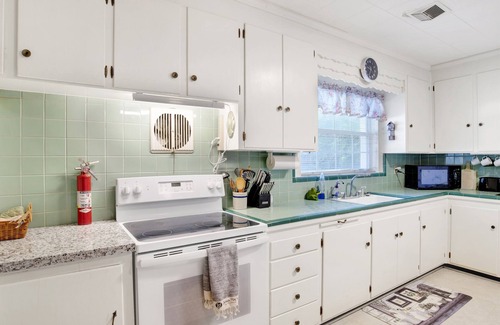 West Pensacola House | Grandma's house is calm and relaxing.