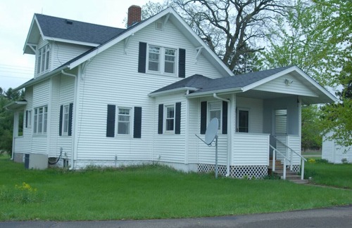 Lake Hallie House | Grandma's Place/Country Home in the City