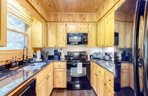 Sugar Grove House | Grandpa John Cabin - Hot Tub, Game Room