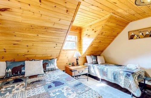 Sugar Grove House | Grandpa John Cabin - Hot Tub, Game Room