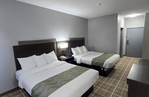 Minocqua Hotel | GrandStay Hotel & Suites