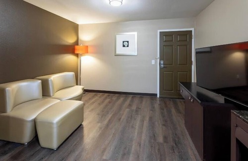 Waunakee Hotel | GrandStay Hotel & Suites - Waunakee