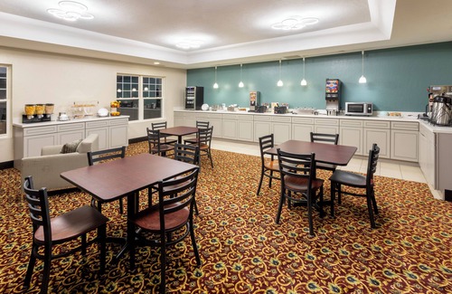 Waunakee Hotel | GrandStay Hotel & Suites - Waunakee