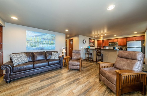 Chelan Condo | GrandView #102, 2-Bedroom Waterfront Condo