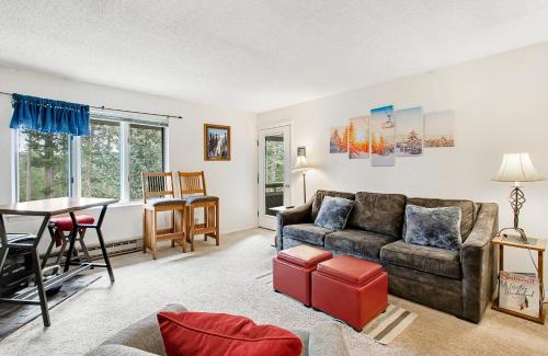 Peak 8 Apartment | Grandview Condo