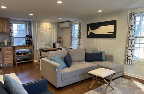 Cape May Cottage | GRANDVIEW COTTAGE-1 blk to beach/walk to town/great location.
