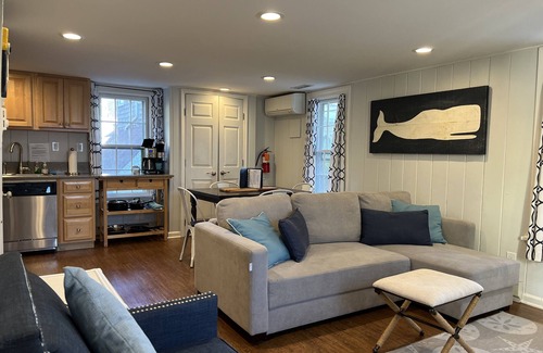 Cape May Cottage | GRANDVIEW COTTAGE-1 blk to beach/walk to town/great location.