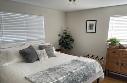 Gig Harbor Apartment | Grandview Guest Suite Downtown Gig Harbor