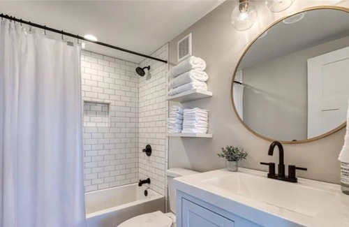 Gig Harbor Apartment | Grandview Guest Suite Downtown Gig Harbor