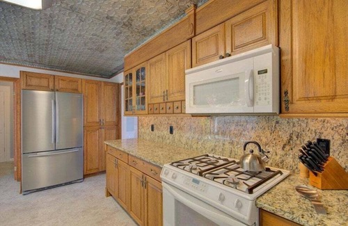 Pisgah Forest House | Grandview stunning mountain views near Brevard, single level, game room, fireplace, Biltmore Pass