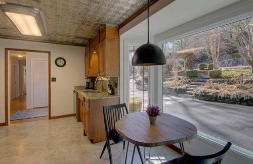 Pisgah Forest House | Grandview stunning mountain views near Brevard, single level, game room, fireplace, Biltmore Pass