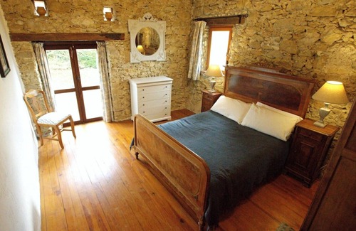 Puycalvel House | Grange Family friendly gîtes, wifi, play areas, welcome pack, large heated pool