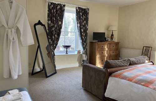 Euston Bed & Breakfast | Grange Farm House