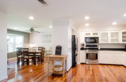 Cedar Ridge Apartment | Grass Valley Home w/Hot Tub
