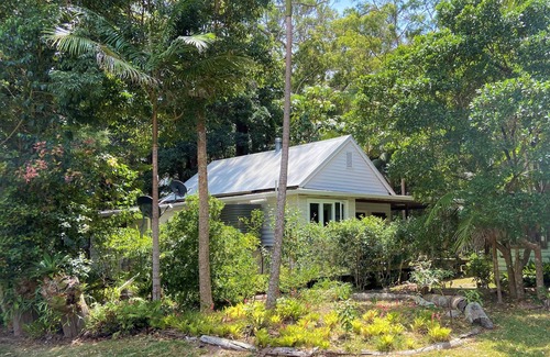 Grassy Head House | Grassy Head Schoolhouse: Secluded Cottage By the Sea