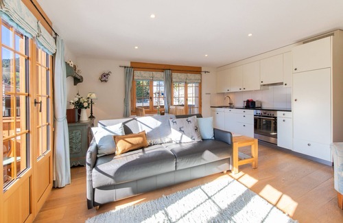 Wengen Apartment | Grathoren - Waldbort (car limited village)
