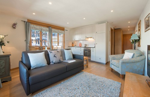 Wengen Apartment | Grathoren - Waldbort (car limited village)