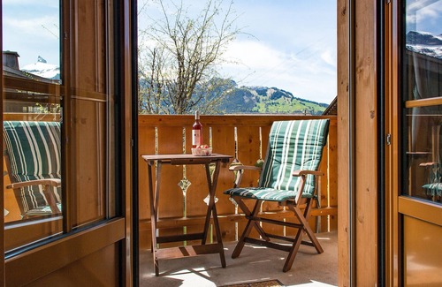 Wengen Apartment | Grathoren - Waldbort (car limited village)