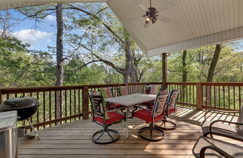 Bella Vista House | Gravity Chalet- Bike In/Bike Out: Your Elevated Retreat in the Heart of Nature