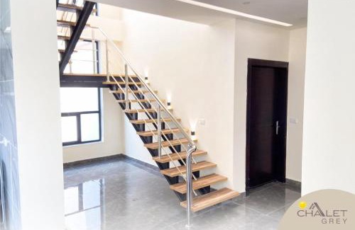 Al Rama Ski Chalet | Gray Chalet