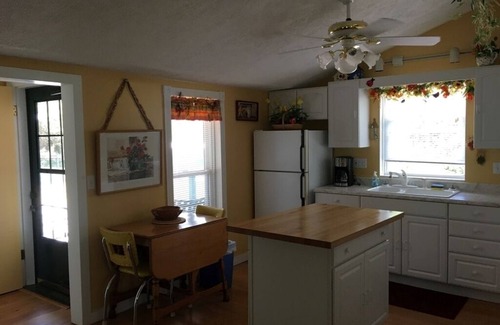 Frankfort House | Gray's Cottage - The Beach is Calling - Steps to the beach and downtown