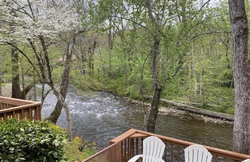 Cosby House | Gray's Place on Cosby Creek - 2 Bedrooms, 2 Baths, Sleeps 6 home