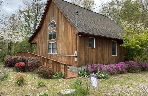 Cosby House | Gray's Place on Cosby Creek - 2 Bedrooms, 2 Baths, Sleeps 6 home