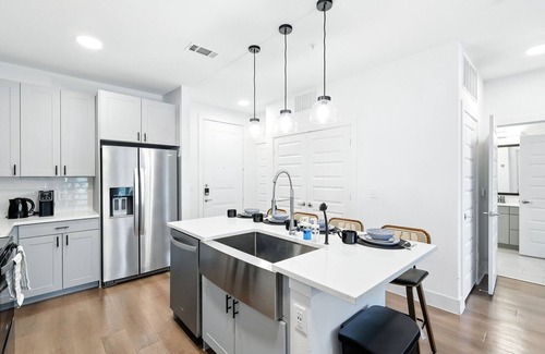 Downtown Fort Worth Condo | Grayson 13012 Luxury Living DT Fort Worth 2B2B