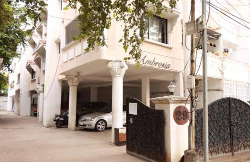 Thousand Lights West Apartment | Greams Road Near Apollo Deluxe Fusion Serviced Apartments
