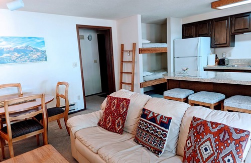 Ketchum Condo | Great 1 (plus) bedroom condo. This is the best location in Ketchum!