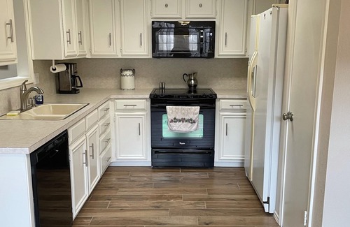 North by Northwest House | Great 2 bed/2 bath Townhome