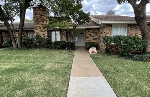 North by Northwest House | Great 2 bed/2 bath Townhome