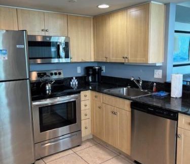 Downtown Myrtle Beach House | Great 2 Bedroom - Oceans One 1008