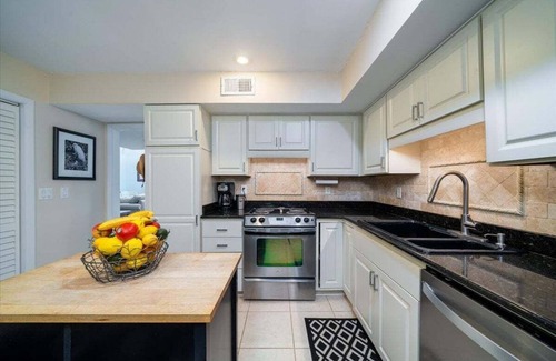 Spinnaker Beachhouses Villa | Great 2 Bedroom Spinnaker w/Golf/Lagoon Views! Amenity Cards! Screen Porch!