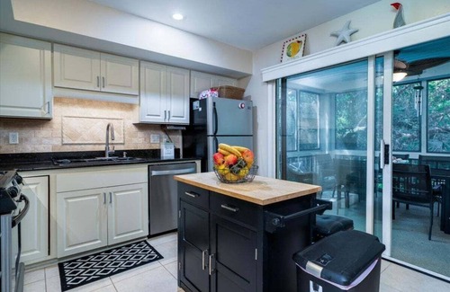 Spinnaker Beachhouses Villa | Great 2 Bedroom Spinnaker w/Golf/Lagoon Views! Amenity Cards! Screen Porch!