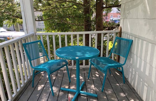 Old Greenwich Apartment | Great 2br Old Greenwich hotel alternative close to train and beach
