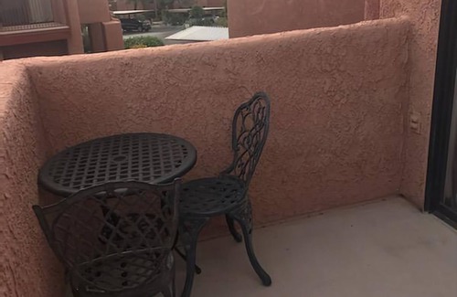Tucson Condo | Great 2nd floor condo