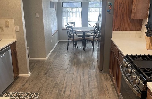Alamogordo House | Great 3 Bedroom, 2 bath house near golf course with fully stocked kitchen