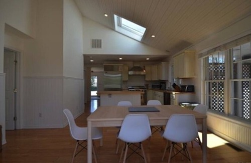 Mattituck House | Great 3 bedroom 2 bath walk to sandy beach!
