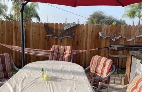 Fullerton House | Great 3 bedroom 2 bath single family home close to Disneyland.