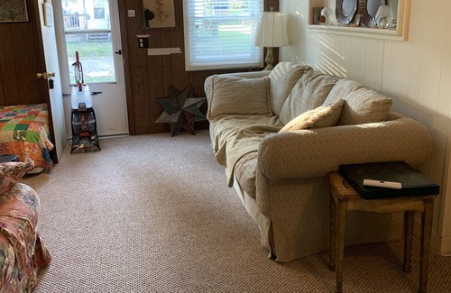 Delavan Lake Cottage | Great 3 season summer home for friends and family.