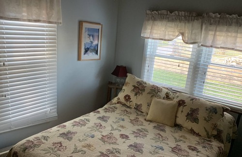 Delavan Lake Cottage | Great 3 season summer home for friends and family.