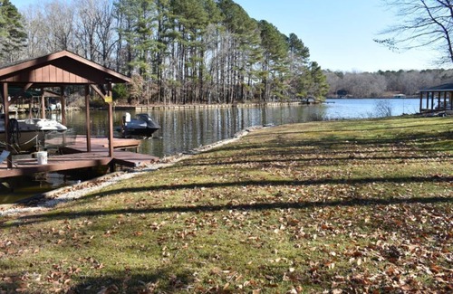 Macon House | Great! 4 bedroom/3 full baths with fire pit patio overlooking the lake