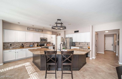 Desert Ridge House | GREAT 4-Bedroom HOME with POOL - PRIME location in Desert Ridge - PET Friendly