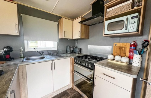 Winestead House | Great 8 berth caravan at Sand le Mere in Yorkshire ref 71001I