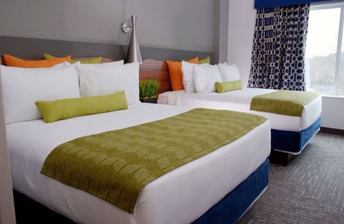 Circleville Resort | Great Amenities! 4 Big Units! Waterparks, Pools & Spa, Playground, and Arcade!
