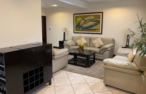 Zona 10 Apartment | Great apartment on lower level zone 10 walking distance from shops & restaurants